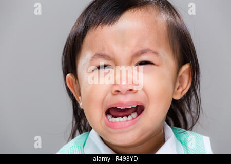 Baby Mädchen schreien Nahaufnahme Stockfoto