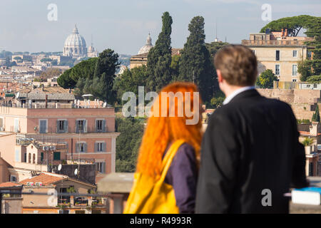 Applying paar in Rom. Stockfoto