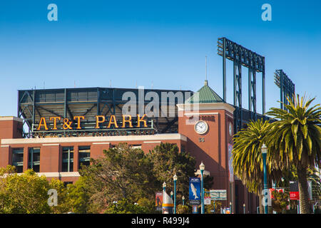 Panorama Blick auf die Altstadt von AT&T Park Baseball Park, Heimat der San Francisco Giants professionellen Baseball Franchise, an einem sonnigen Tag Stockfoto