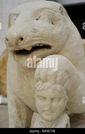 Tragen von Porcuna. Detail. 1. Jahrhundert v. Chr.. Ende der iberischen Kultur. Kalkstein. In der Straße, in der sich das Grab (Porcuna, Provinz Jaen, Andalusien) gefunden. Nationalen Archäologischen Museum. Madrid. Spanien. Stockfoto