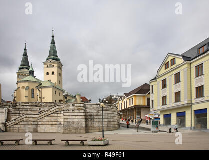 Kathedrale der Heiligen Dreifaltigkeit. Andrej Hlinka Square in Zilina. Slowakei Stockfoto