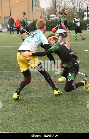 Sevenoaks, Kent, Großbritannien. 25 Nov, 2018. 18 Mannschaften kämpfen in der südlichen Quidditch Cup 2018 in Sevenoaks, Kent, England 25.11.2018 Credit: Theodore liasi/Alamy leben Nachrichten Stockfoto