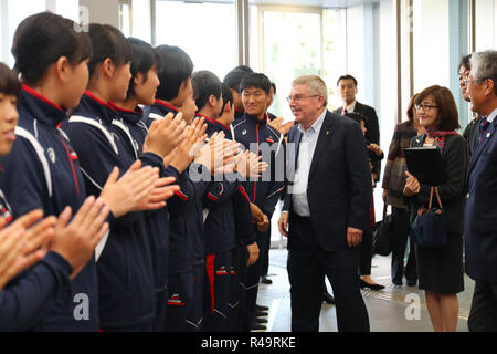 IOC Thomas Bach, 25. November 2018: Internationale Olympische Komitee Präsident Thomas Bach besucht die Ajinomoto National Training Center in Tokio, Japan. Credit: YUTAKA/LBA SPORT/Alamy leben Nachrichten Stockfoto