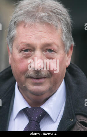 London, Großbritannien. 26. November 2018. Sammy Wilson DUP Mitglied des Parlaments für Osten Antrim in Westminster als Premierminister Theresa May begibt sich auf eine zwei-wöchigen Kampagne der historischen Brexit Deal, der von den europäischen Staats- und Regierungschefs in Brüssel Kredit vereinbart wurde zu verkaufen: Amer ghazzal/Alamy leben Nachrichten Stockfoto