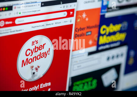 USA. 26. November 2018. Ein Potpourri von Websites aus einer Melange von Einzelhändlern, die ihre Cyber Monday Umsatz am Montag, 26. November 2018. Nach retail tracking Firma ShopperTrak store Visits am Schwarzen Freitag zeigten einen Rückgang von 1,7 % im letzten Jahr, Online shopping Fußverkehr ersetzt. Online Umsatz erreichte einen Höchststand von $ 6,22 Mrd. am Schwarzen Freitag laut Adobe Analytics Tracking. (Â© Richard B. Levine) Credit: Richard Levine/Alamy leben Nachrichten Stockfoto