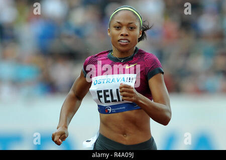 Ostrava, Tschechische Republik. 17. Juni 2014. Allyson Felix der USA reagiert, nachdem er bei den Frauen 200m Rennen auf dem IAAF World Challenge Golden Spike treffen in Ostrava, Tschechische Republik, 17. Juni 2014./PSPA/Credit: Slavek Slavek Ruta Ruta/ZUMA Draht/Alamy leben Nachrichten Stockfoto