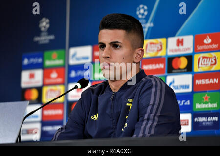 Foto LaPresse/Marco Alpozzi 26/11/2018 Turin (Italia) Sport calcio FC Juventus prima Conferenza della Partita di Champions League Juventus vs Valencia - Champions League Fase ein GIRONI - Gruppo H-Stadio Allianz Stadion Nella Foto: Joao Cancelo (Juventus F.C.); Foto LaPresse/Marco Alpozzi 26. November, 2018 Turin (Italien) Sport Fussball FC Juventus Pressekonferenz vor Juventus vs Valencia - Champions League - Gruppe H - Stadio Allianz Stadion im Pic: Joao Cancelo (Juventus F.C.) Stockfoto