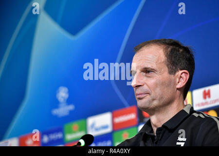 Foto LaPresse/Marco Alpozzi 26/11/2018 Turin (Italia) Sport calcio FC Juventus prima Conferenza della Partita di Champions League Juventus vs Valencia - Champions League Fase ein GIRONI - Gruppo H-Stadio Allianz Stadion Nella Foto: Massimiliano Allegri (Juventus F.C.); Foto LaPresse/Marco Alpozzi 26. November, 2018 Turin (Italien) Sport Fussball FC Juventus Pressekonferenz vor Juventus vs Valencia - Champions League - Gruppe H - Stadio Allianz Stadion im Pic: Massimiliano Allegri (Juventus F.C.); Stockfoto