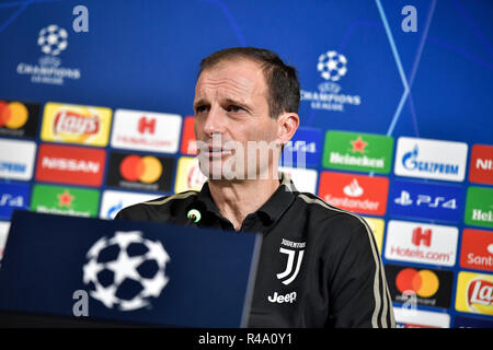 Foto LaPresse/Marco Alpozzi 26/11/2018 Turin (Italia) Sport calcio FC Juventus prima Conferenza della Partita di Champions League Juventus vs Valencia - Champions League Fase ein GIRONI - Gruppo H-Stadio Allianz Stadion Nella Foto: Massimiliano Allegri (Juventus F.C.); Foto LaPresse/Marco Alpozzi 26. November, 2018 Turin (Italien) Sport Fussball FC Juventus Pressekonferenz vor Juventus vs Valencia - Champions League - Gruppe H - Stadio Allianz Stadion im Pic: Massimiliano Allegri (Juventus F.C.); Stockfoto