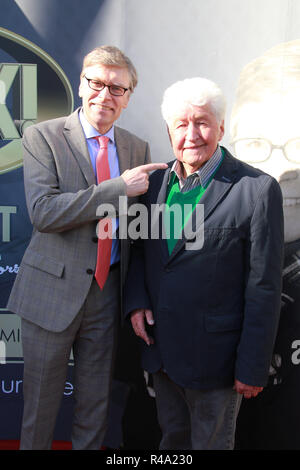 Thorsten Laussch, Gotthilf Fischer, Sprechen im Kult Eiscafé, Hamburg, 17.04.2016 Stockfoto