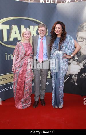 Khadra Sufi, Thorsten Laussch & Modell, Sprechen im Kult Eiscafé, Hamburg, 17.04.2016 Stockfoto