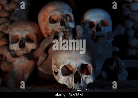 Schädel in Kostnice Kirche in der Tschechischen Stadt Kutna Hora Stockfoto