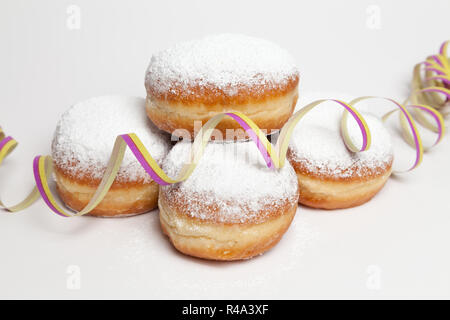 Pfannkuchen auf Weiß Stockfoto