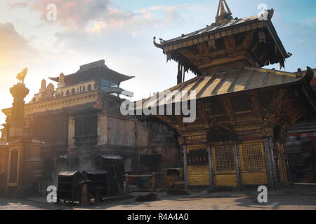 Swayambhunath Stupa steht auf dem Hügel in Kathmandu, Nepal Stockfoto