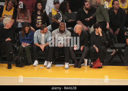 Donnerstag, Oktober 25,2018; Promis bei den Lakers Spiel. Die Los Angeles Lakers besiegten die Denver Nuggets durch die endgültige Punktzahl von 121-114 im Staples Center in Los Angeles, CA. Mit: Antoine Fuqua Wo: Los Angeles, Kalifornien, Vereinigte Staaten, wenn: 25 Okt 2018 Credit: WENN.com Stockfoto