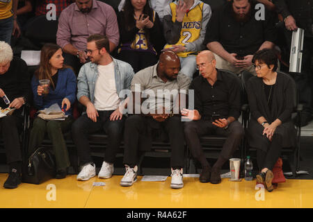 Donnerstag, Oktober 25,2018; Promis bei den Lakers Spiel. Die Los Angeles Lakers besiegten die Denver Nuggets durch die endgültige Punktzahl von 121-114 im Staples Center in Los Angeles, CA. Mit: Antoine Fuqua Wo: Los Angeles, Kalifornien, Vereinigte Staaten, wenn: 25 Okt 2018 Credit: WENN.com Stockfoto