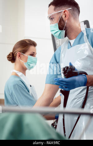 Team der Endoskopie im Krankenhaus Stockfoto