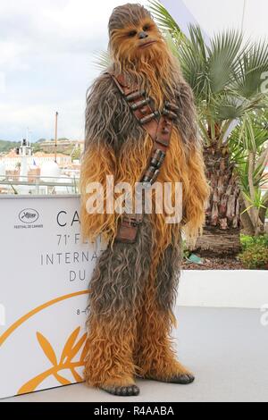CANNES, Frankreich - 15. MAI 2018: chewbacca an der 'Solo: ein Star Wars Story' Fotoshooting während der 71St Cannes Film Festival (Foto von Mickael Chavet) Stockfoto