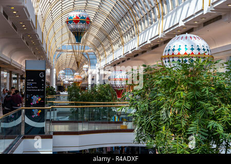 Melbourne, Australien - Christbaumschmuck in Chadstone Shopping Center Stockfoto