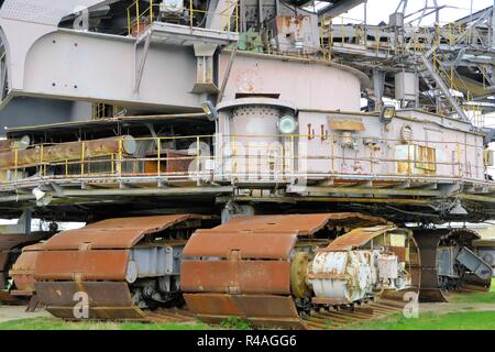 Verworfen Braunkohle Bagger im stillgelegten Tagebau Ferropolis Stockfoto