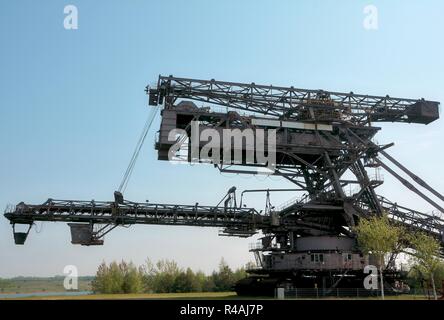 Verworfen Braunkohle Bagger im stillgelegten Tagebau Ferropolis Stockfoto