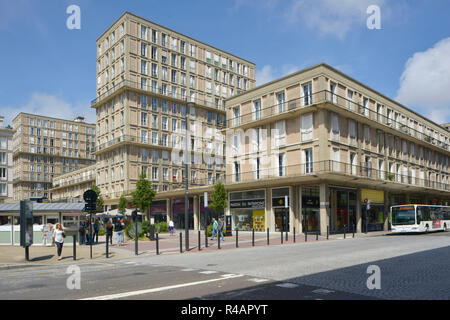 Le Havre (Normandie, Frankreich): Eigenschaften, an der Ecke Rue die Straßen' de Paris' und 'rue Victor Hugo" im Zentrum der Stadt. Gebäude Stockfoto