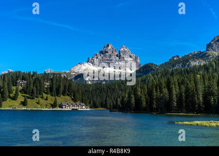 Die Alpinen See Misurina in den Dolomiten, Alpen. Stockfoto