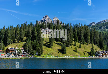 Die Alpinen See Misurina in den Dolomiten, Alpen. Stockfoto