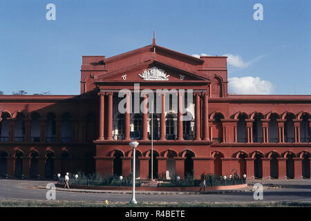 Die Außenseite des Karnataka High Court Building, Bangalore, Karnataka, Indien, Asien Stockfoto