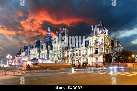 Blick auf das Hotel de Ville (Rathaus) in Paris, Frankreich Stockfoto