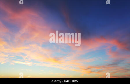 Nur Sonnenuntergang Himmel Stockfoto