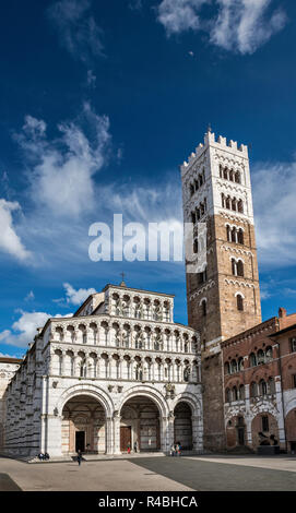 Duomo di San Martino (Kathedrale von Saint Martin), 11. Jahrhundert, Lucca-Pisan romanisch-gotischen Stil, dem historischen Zentrum von Lucca, Toskana, Italien Stockfoto