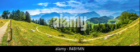 Schweizer Alpen in der Nähe von burgenstock mit der Ansicht von floralpina und Pilatus Berg, der Schweiz, in Europa. Stockfoto