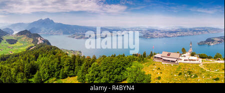 Hammetschwand Lift in Alpen in der Nähe Burgenstock mit Blick auf die Schweizer Alpen und Floralpina, Schweiz, Europa. Stockfoto