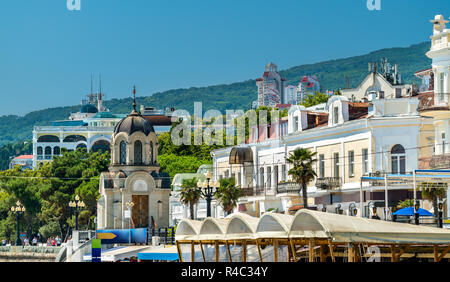 Gebäude an der Küste in Yalta, Krim Stockfoto