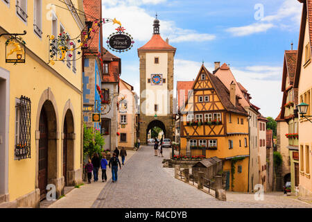 Plönlein mit siebersturm Siebers Turm Tor und Fachwerkhaus mittelalterlichen Gebäude in der Altstadt. Rothenburg o.d. Tauber, Bayern, Deutschland Stockfoto