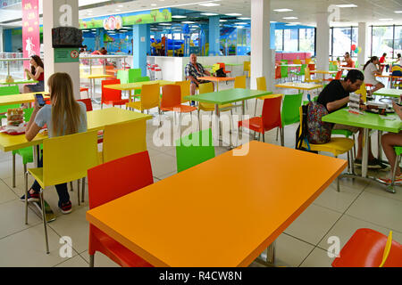 Sochi, Russland - Juni 2. 2018. Food Court in Sun City Mall Stockfoto