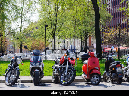 Viele Motorräder mit auf dem Parkplatz, Stockholm Stockfoto