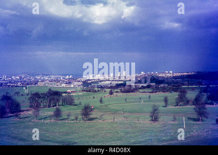 Blick auf Sheffield von der Norton Lees Wohnungen am 24. Februar 1974 Stockfoto