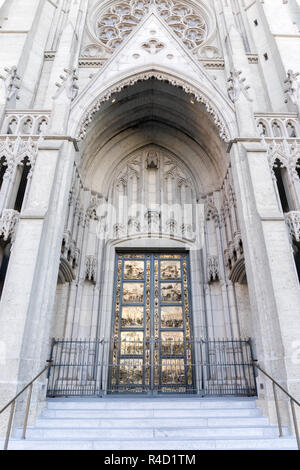 Ghiberti Türen ('Gates of Paradise") der Grace Cathedral. Stockfoto