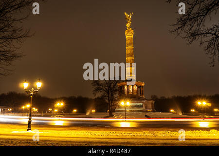 SiegessÃ¤ule im Winter Stockfoto