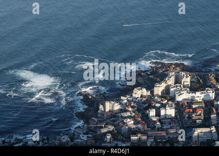Vorort von Seapoint in Kapstadt von der Oberseite des Lions Head gesehen Stockfoto