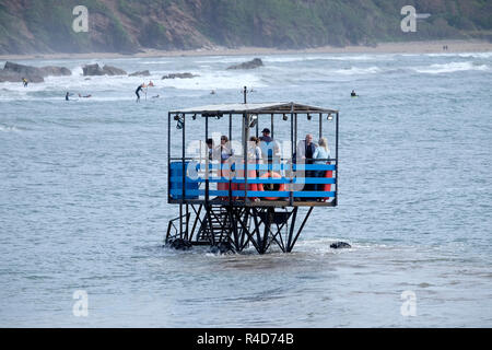 Das Meer Traktor, das Besucher Transporte zu und von Bigbury-on-Sea und die Burgh Island Hotel. Stockfoto