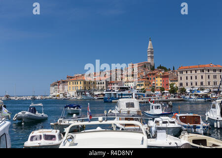 Boote in Rovinj, Kroatien Stockfoto