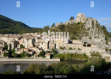 Blick auf die Altstadt oder die Altstadt und Zitadelle von Sisteron, am Ufer der Durance, Alpes-de-Haute-Provence Provence Frankreich Stockfoto