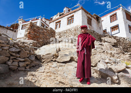 Junger buddhistischer Mönch in Chemrey Gompa, Ladakh, Jammu und Kaschmir, Indien Stockfoto