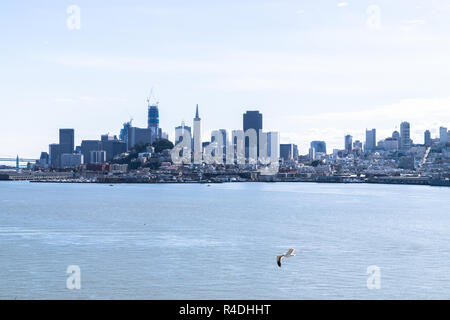 Schöne Panoramasicht auf das Business Center in der Innenstadt von San Francisco in den Vereinigten Staaten an einem sonnigen Tag Stockfoto