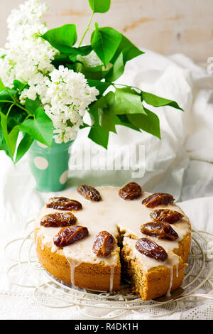 Termine Kuchen mit der Glasur. selektive Fokus Stockfoto