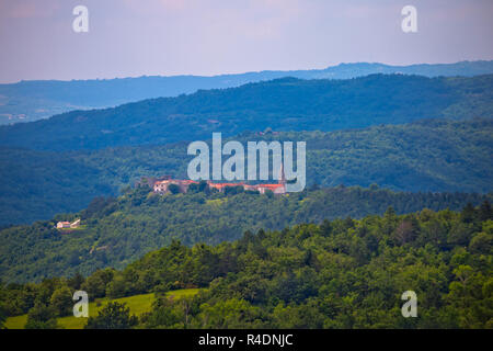 Istrische Landschaft und Hill Village Boljun Stockfoto