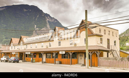 LILLOOET, BRITISH COLUMBIA, KANADA - Juni 2018: Die Reynolds Hotel in der Hauptstraße von Lillooet, eine Stadt auf der Fraser River in British Columbia. Stockfoto